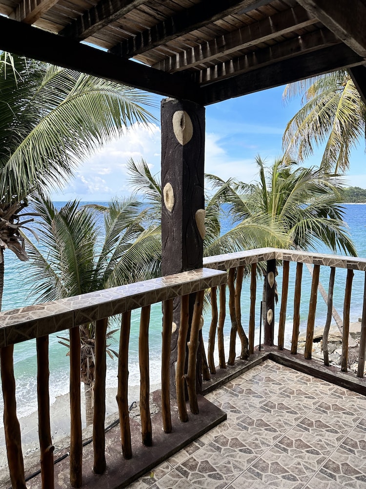 bamboo house beach lodge and restaurant