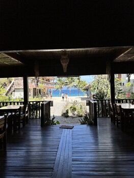 bamboo house beach lodge and restaurant