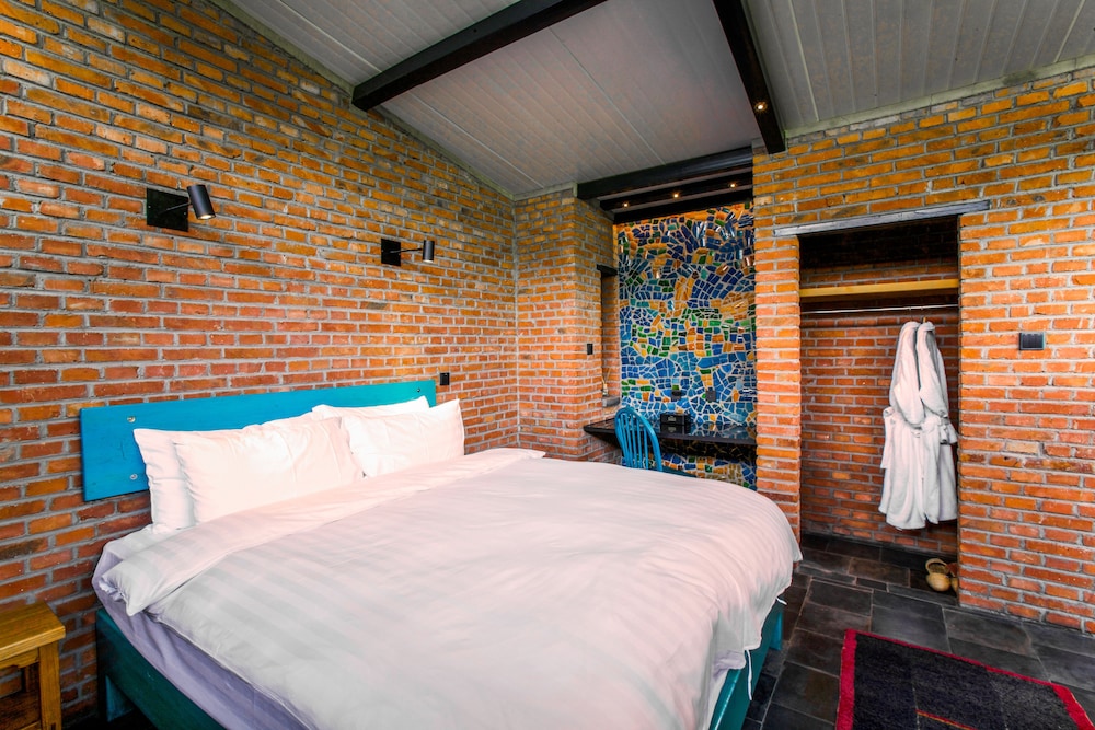 brickyard retreat at mutianyu great wall