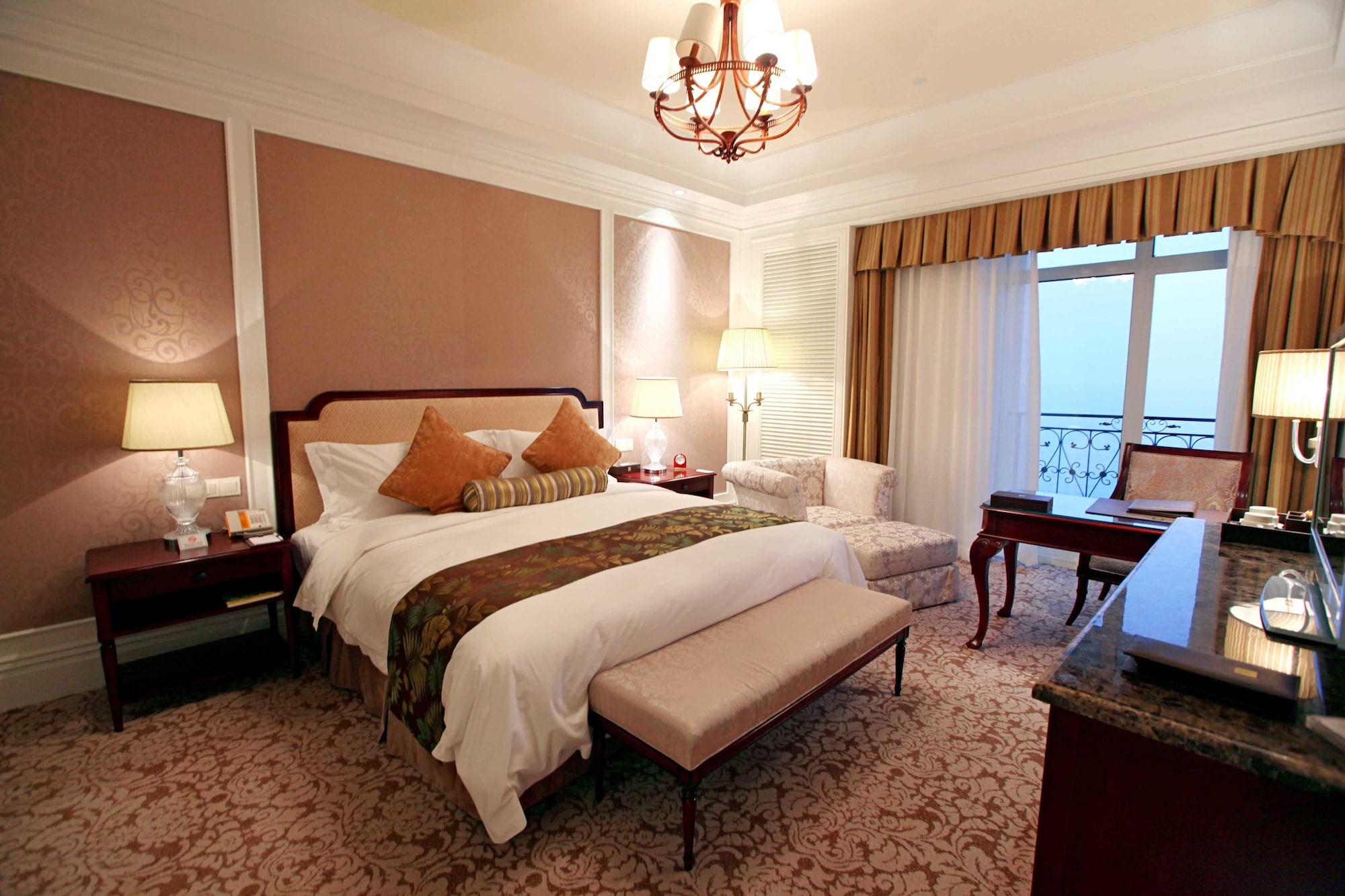 crowne plaza qingdao ocean spring resort an ihg hotel