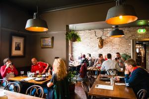 shakespeare hotel surry hills