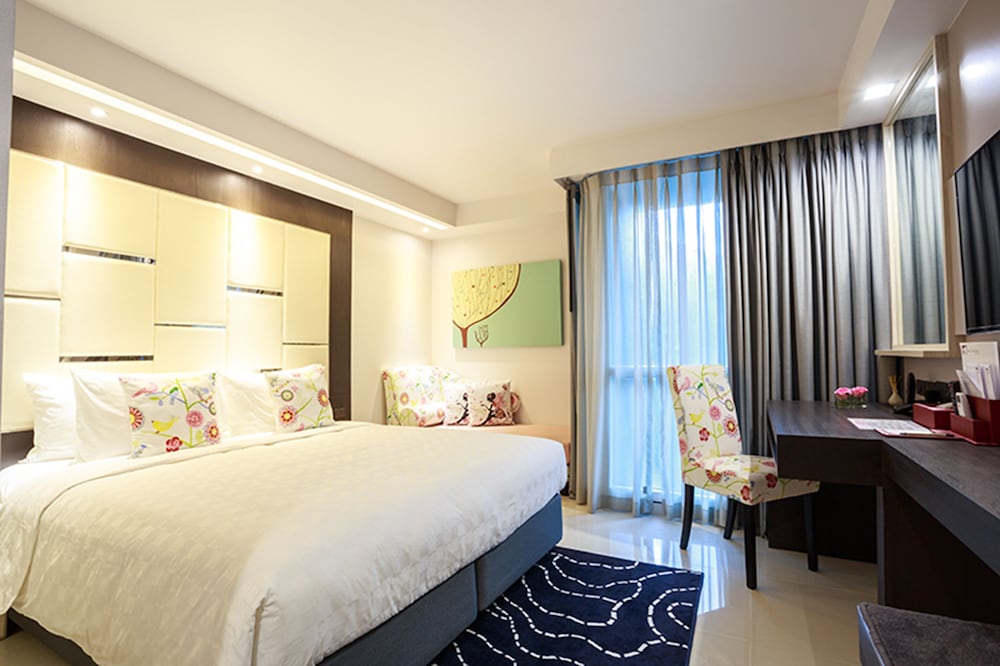 hotel clover asoke