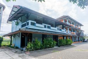 super oyo 942 srikandi hotel