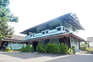 super oyo 942 srikandi hotel
