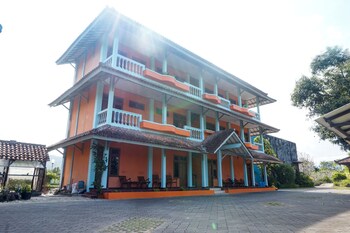 super oyo 942 srikandi hotel