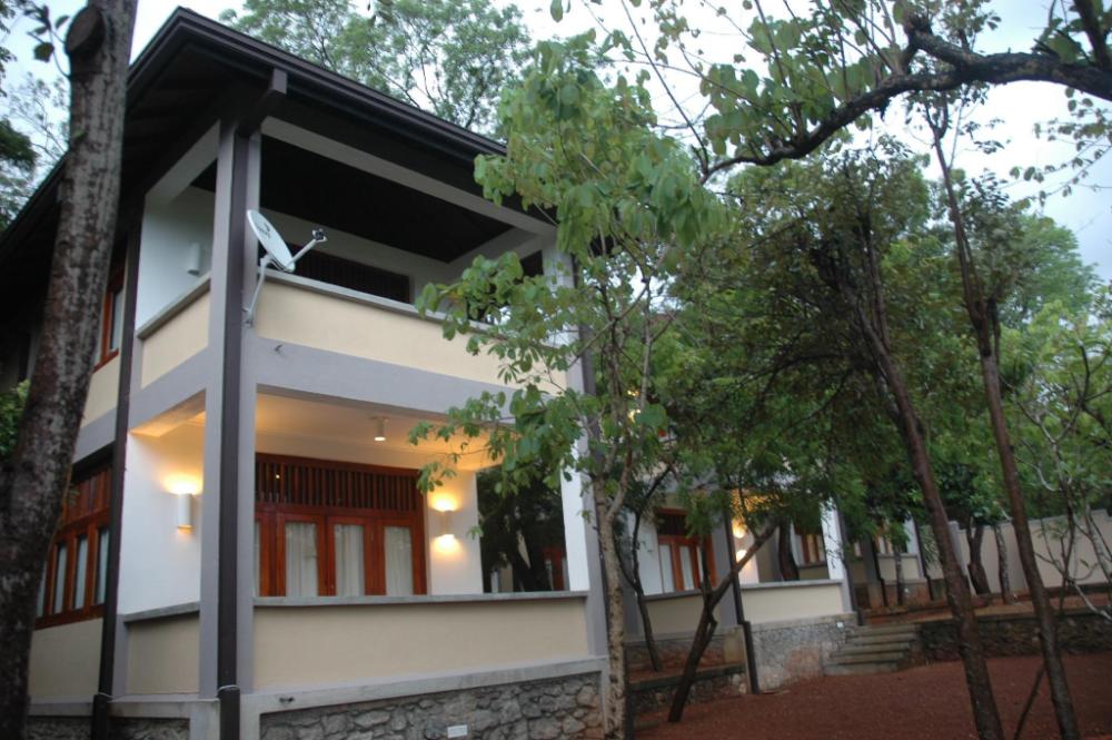 lake lodge boutique hotel kandalama