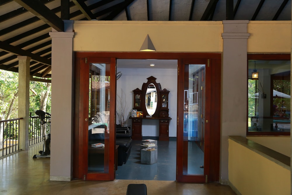 lake lodge boutique hotel kandalama