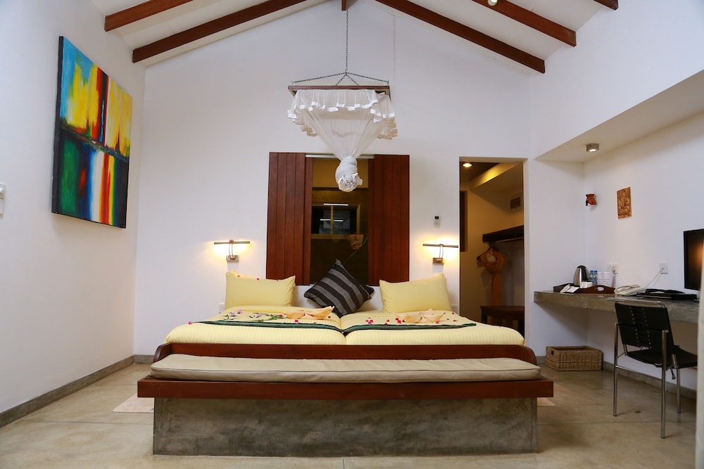 lake lodge boutique hotel kandalama