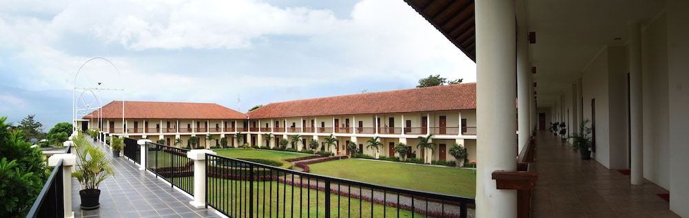 demmerick salib putih hotel salatiga