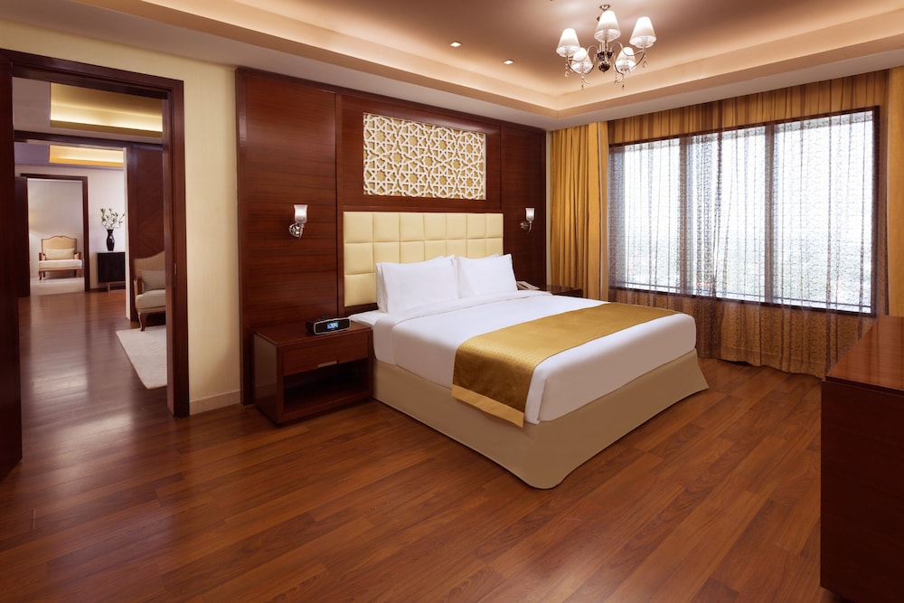holiday inn cochin by ihg