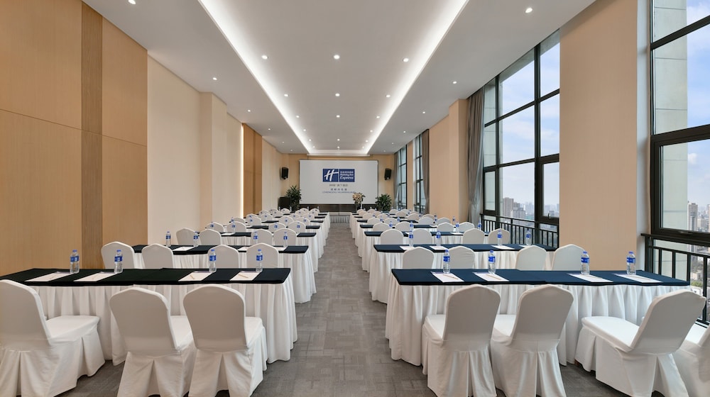 holiday inn express chengdu huanhuaxi by ihg