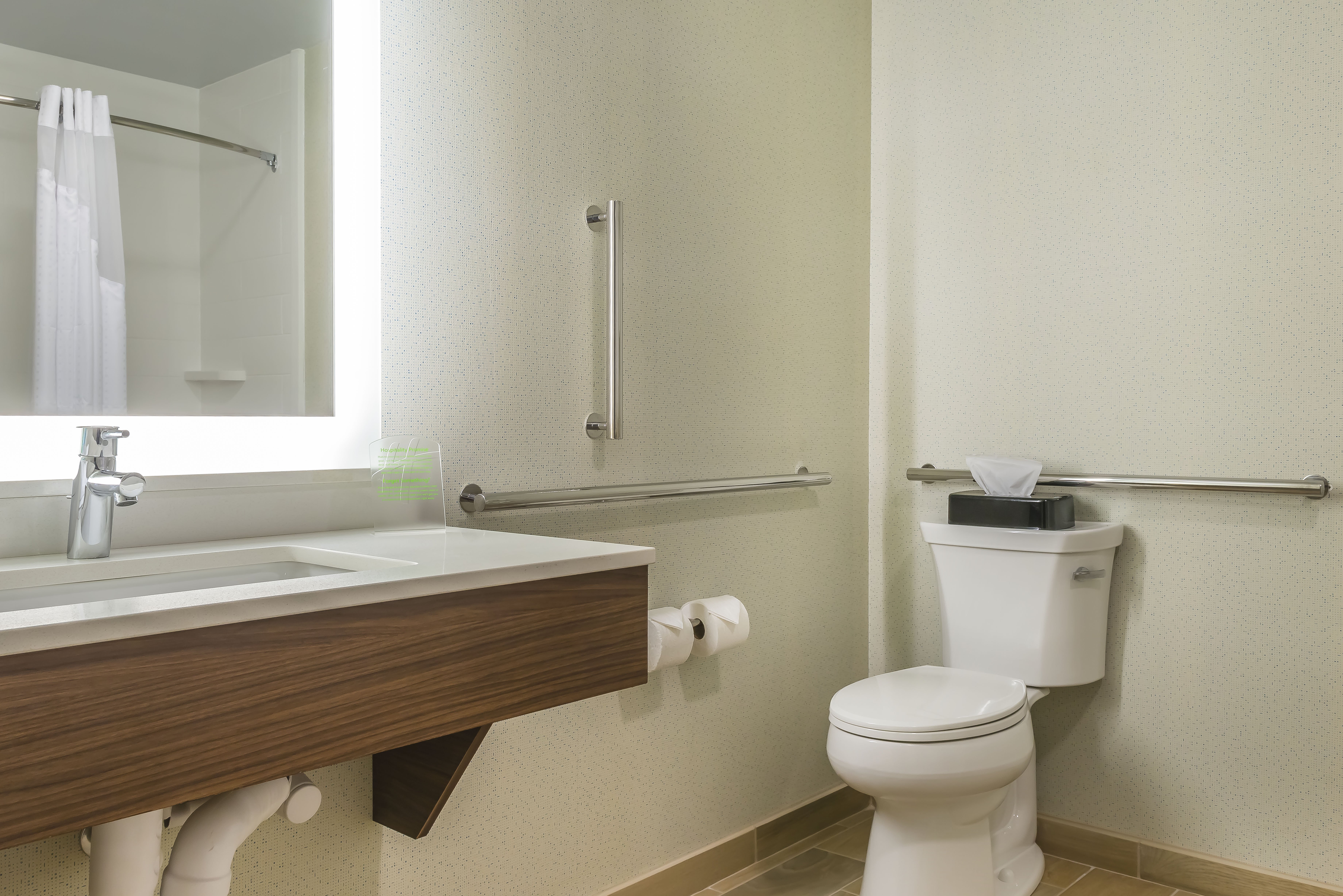 holiday inn express and suites clarion by ihg