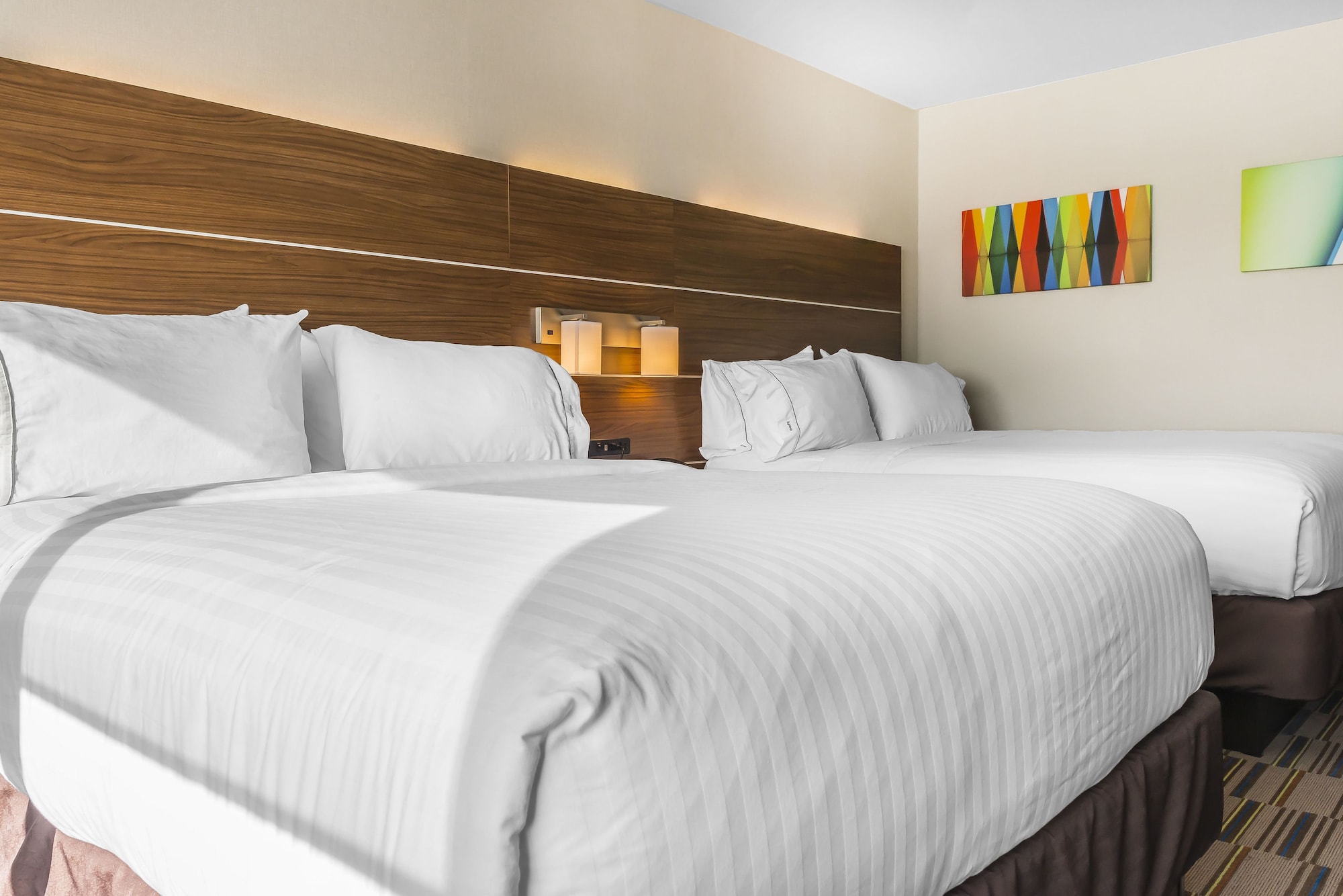 holiday inn express and suites clarion by ihg
