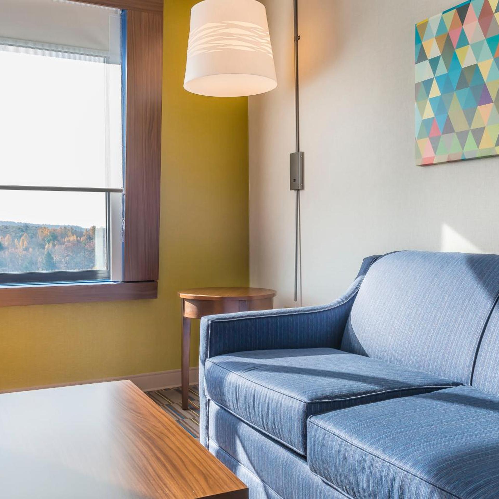 holiday inn express and suites clarion by ihg