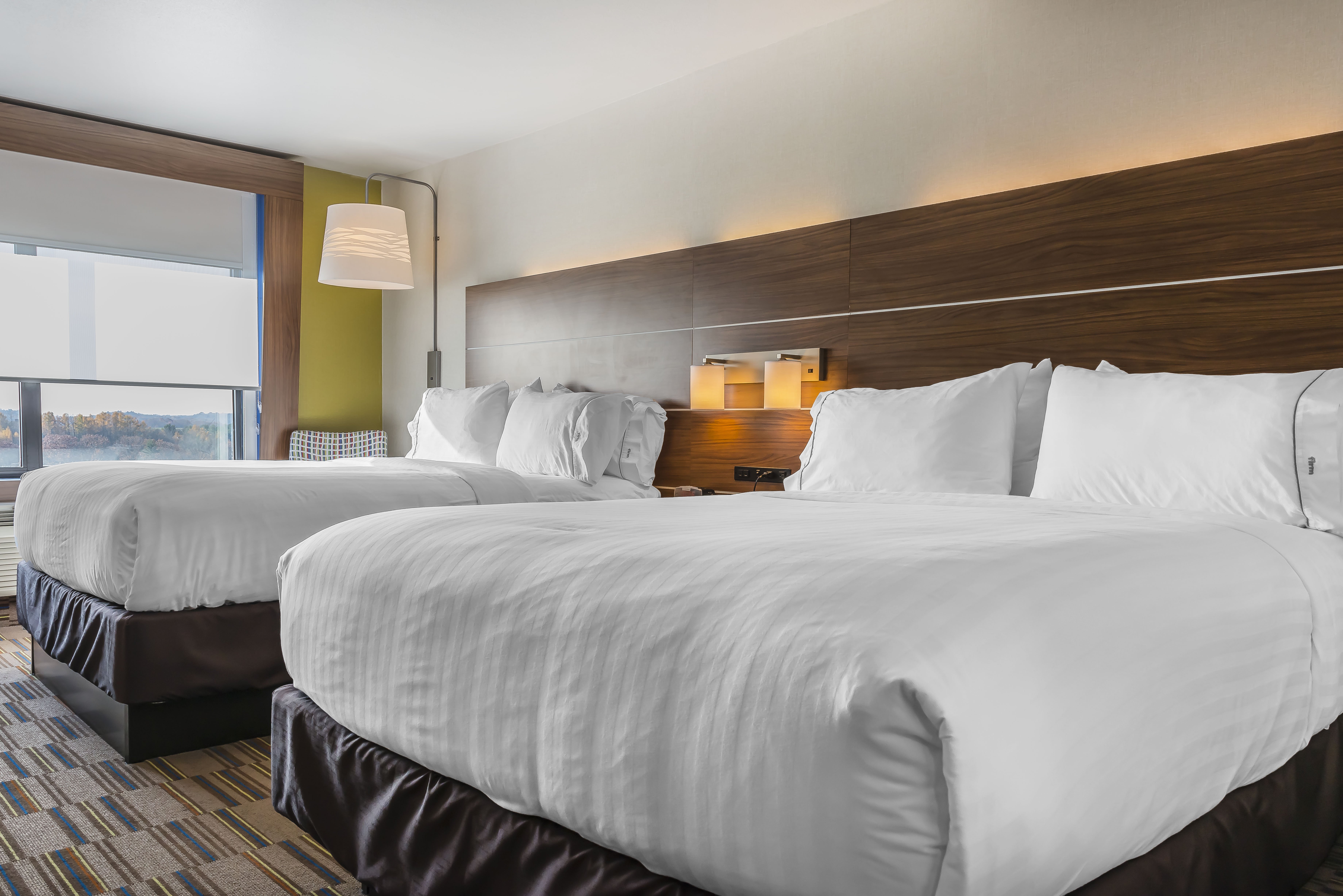holiday inn express and suites clarion by ihg