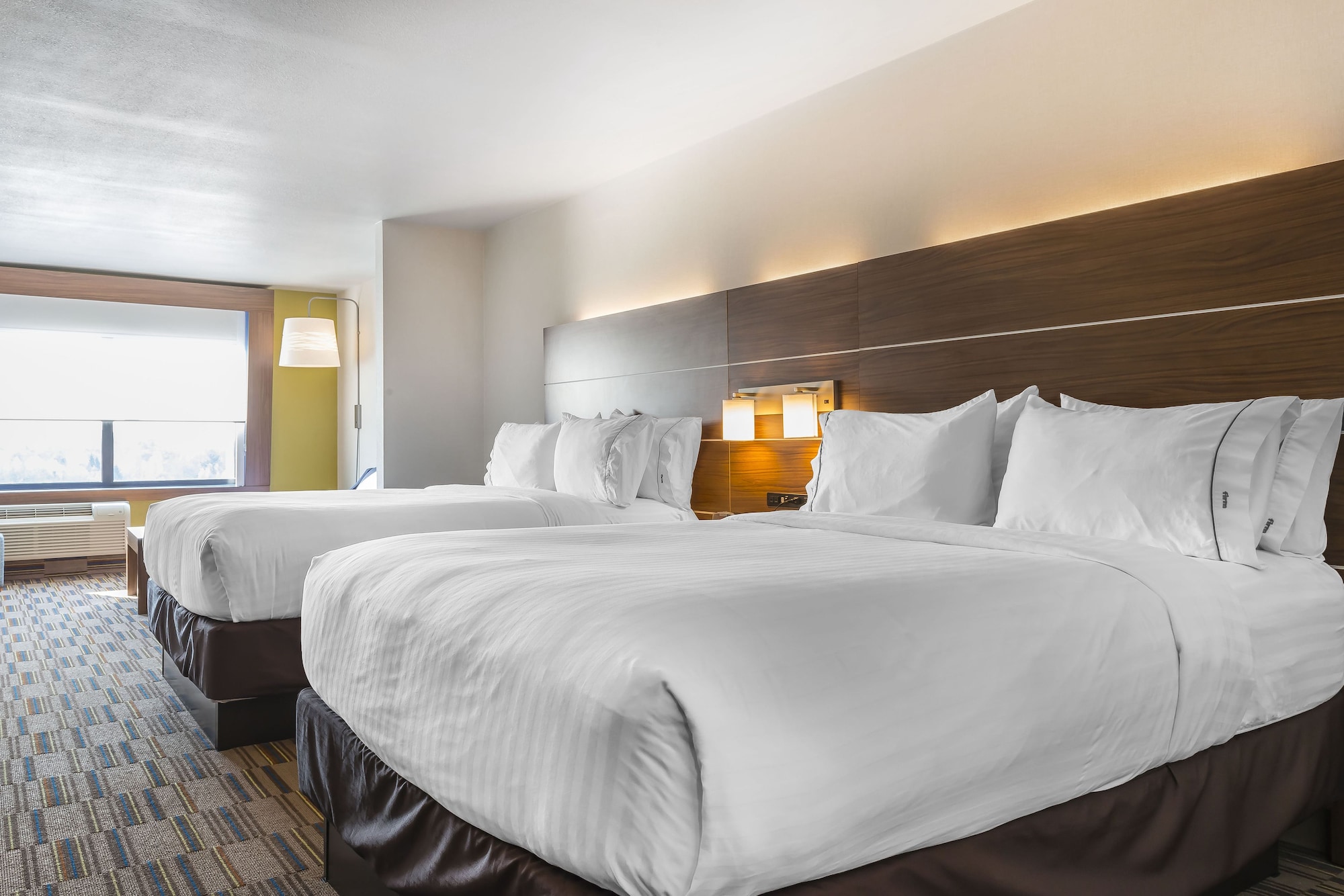 holiday inn express and suites clarion by ihg