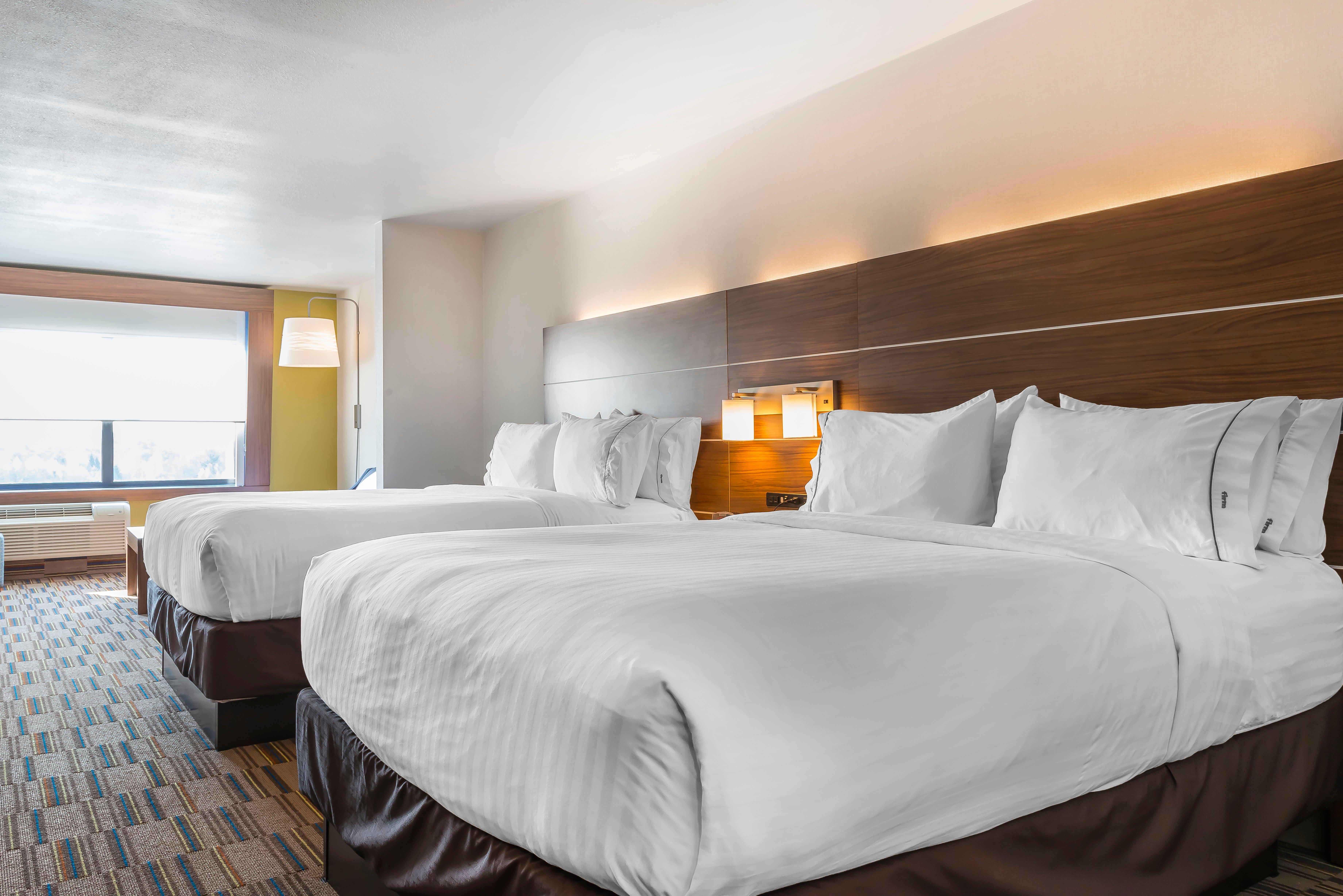 holiday inn express and suites clarion by ihg