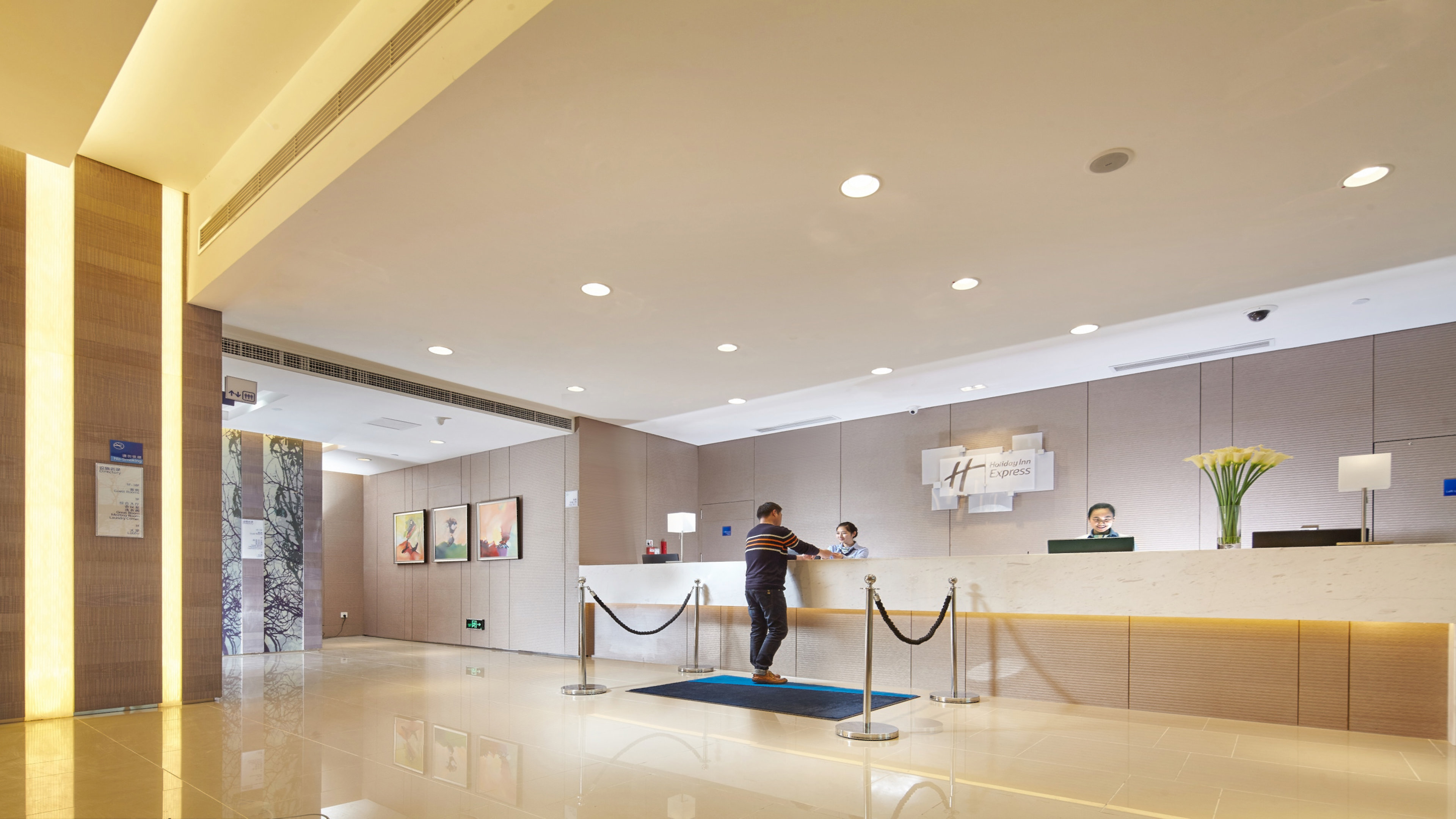 holiday inn express chongqing university town