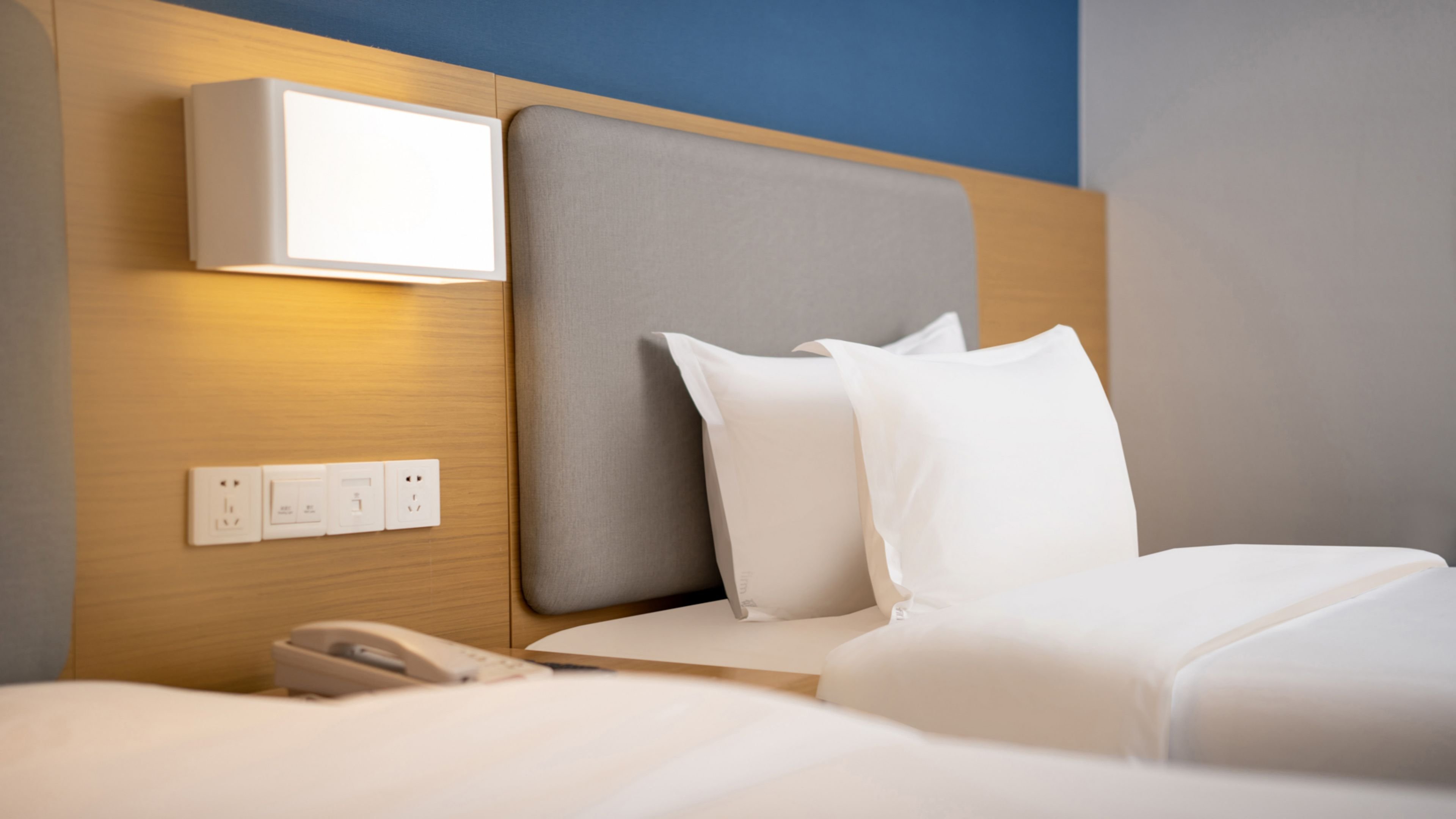 holiday inn express chongqing university town