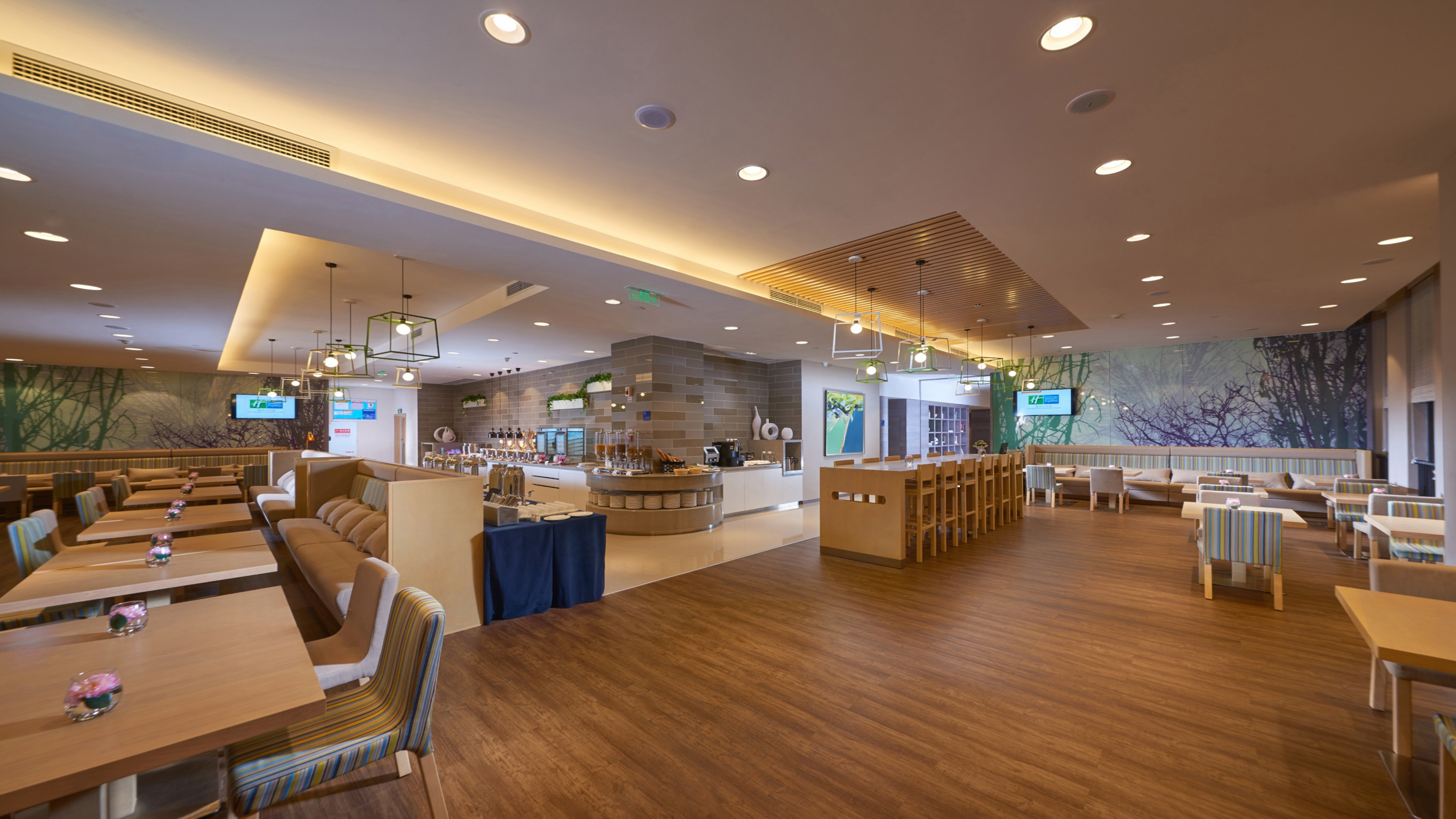 holiday inn express chongqing university town