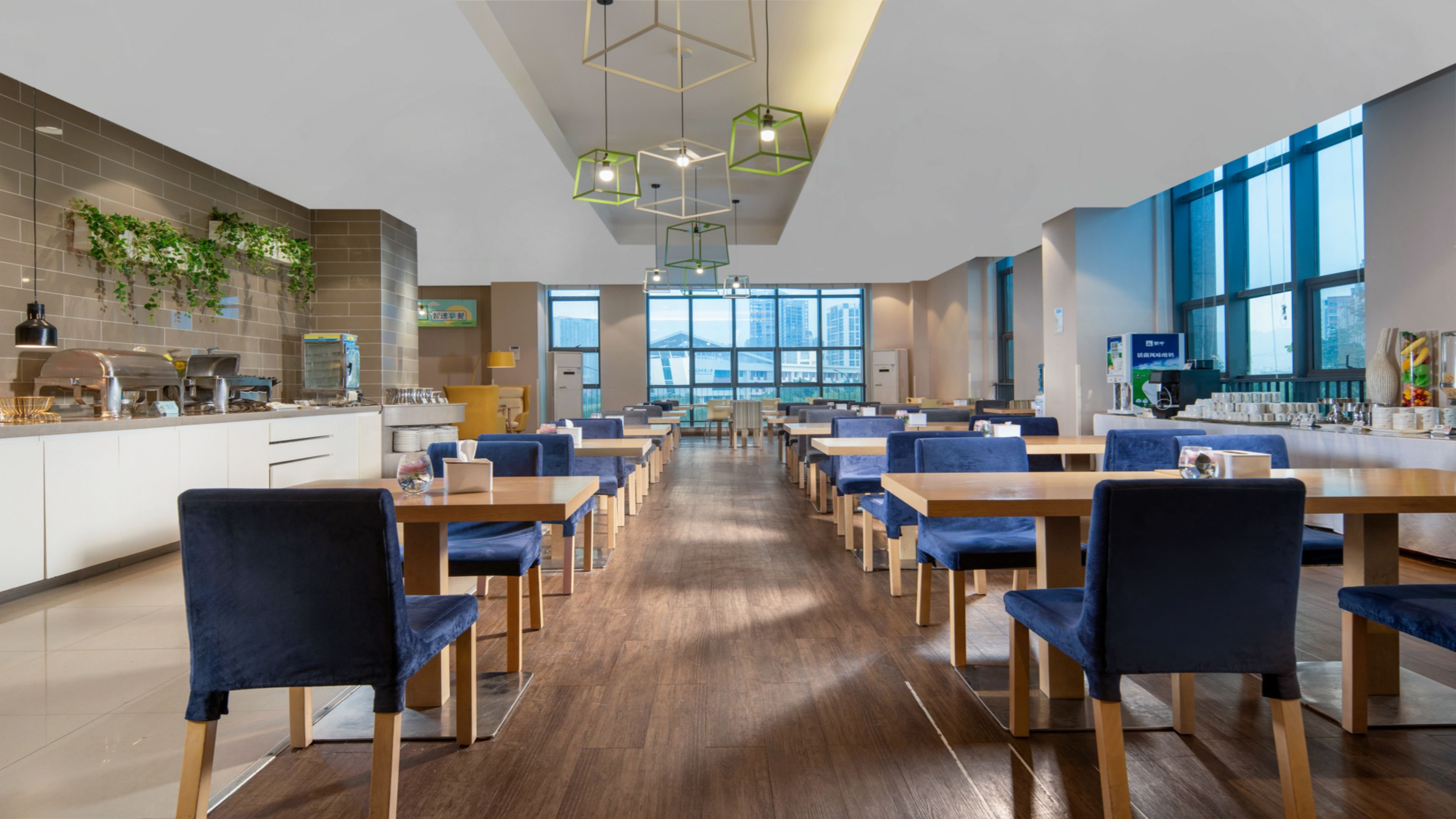 holiday inn express chongqing university town
