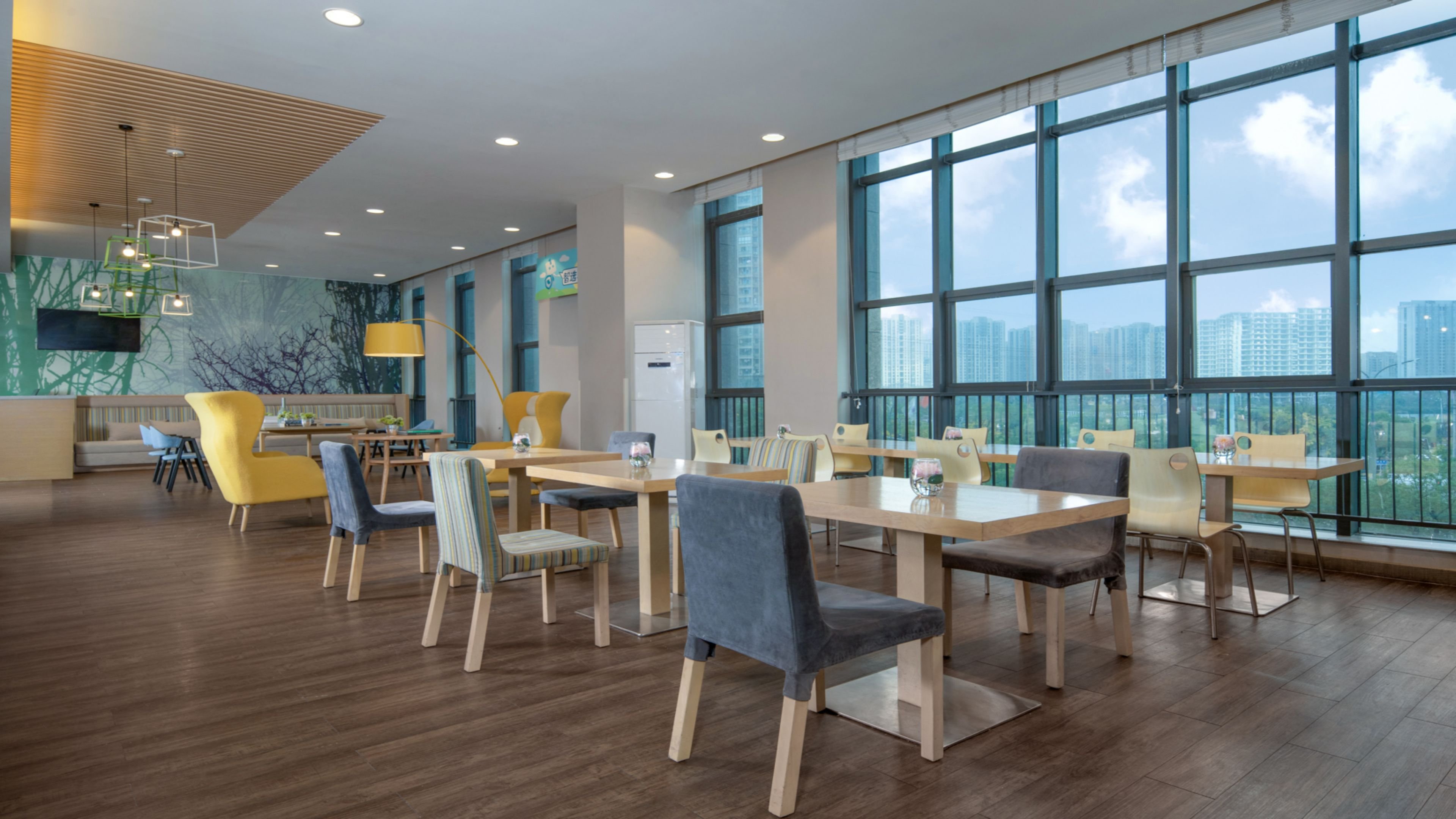 holiday inn express chongqing university town