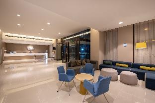 holiday inn express chongqing university town