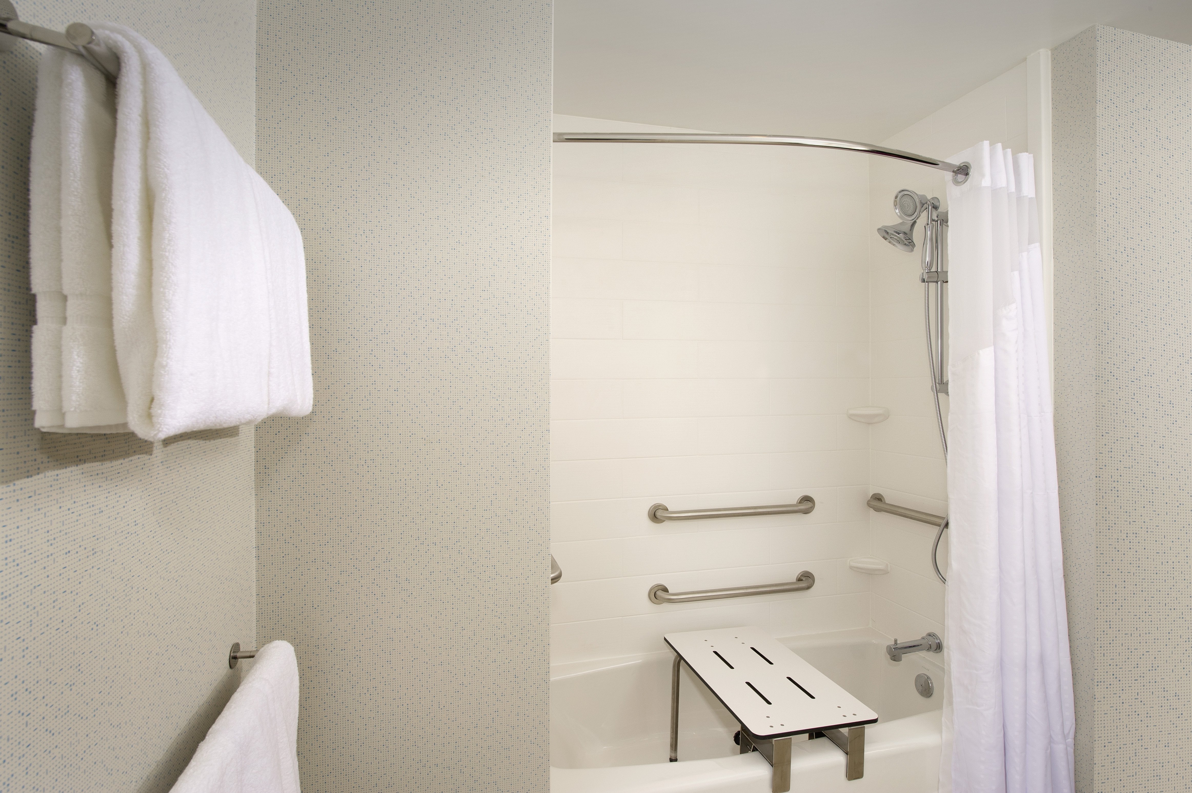 holiday inn express and suites new braunfels by ihg