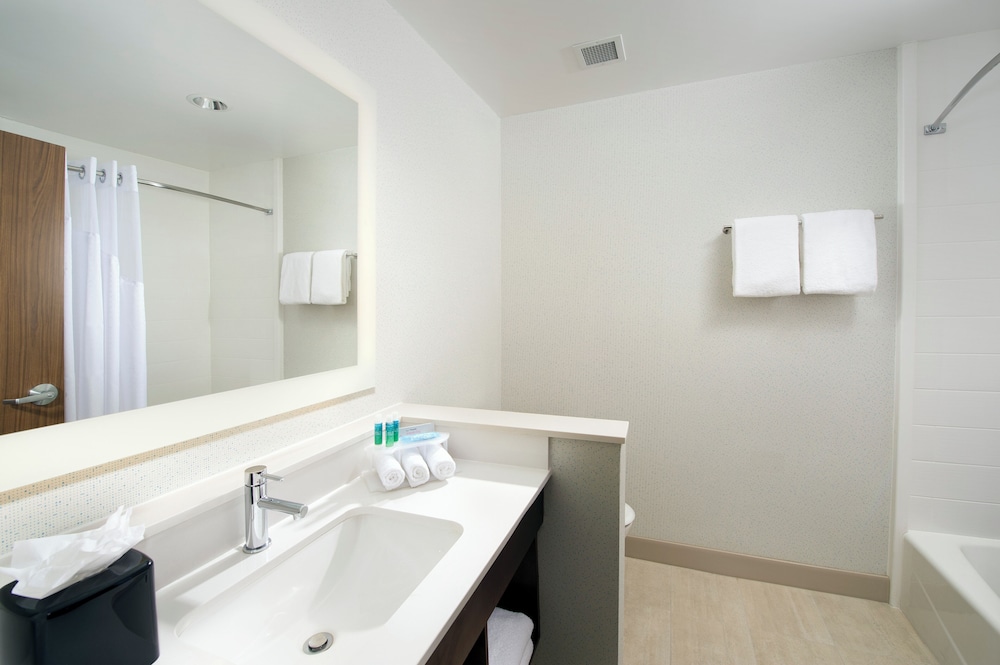holiday inn express and suites new braunfels by ihg
