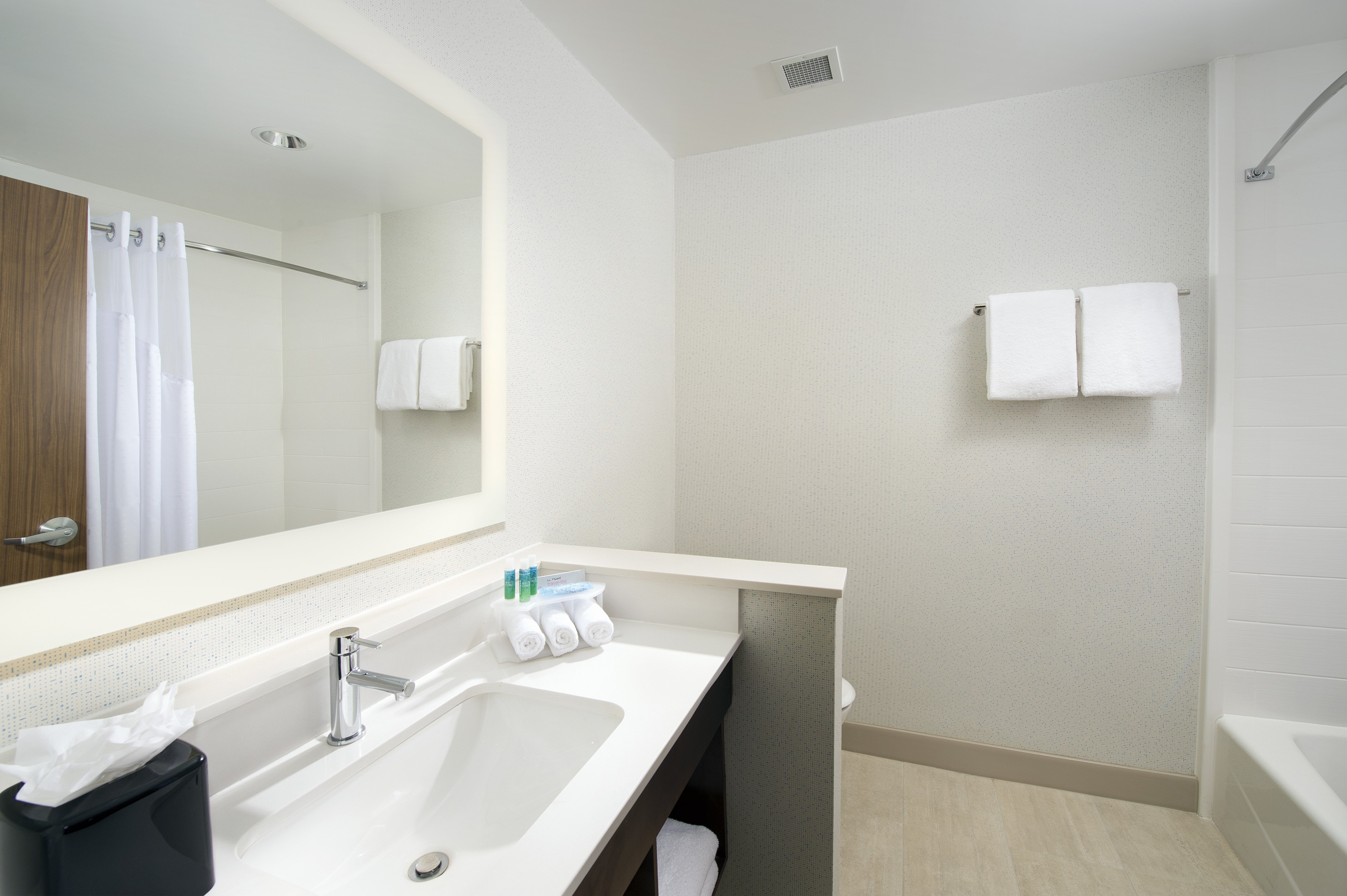 holiday inn express and suites new braunfels by ihg