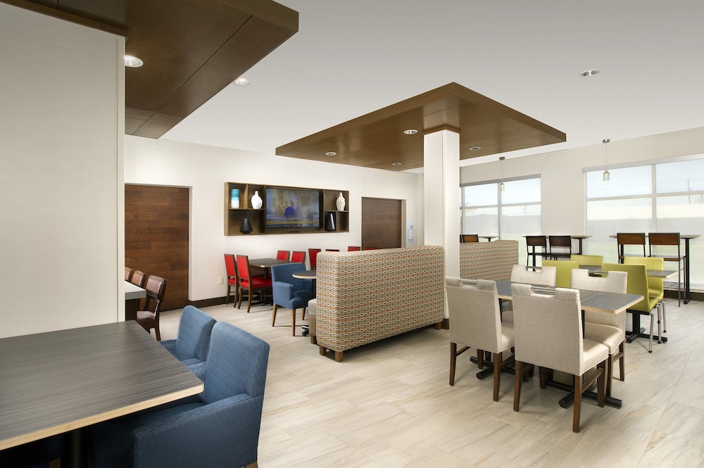 holiday inn express and suites new braunfels by ihg