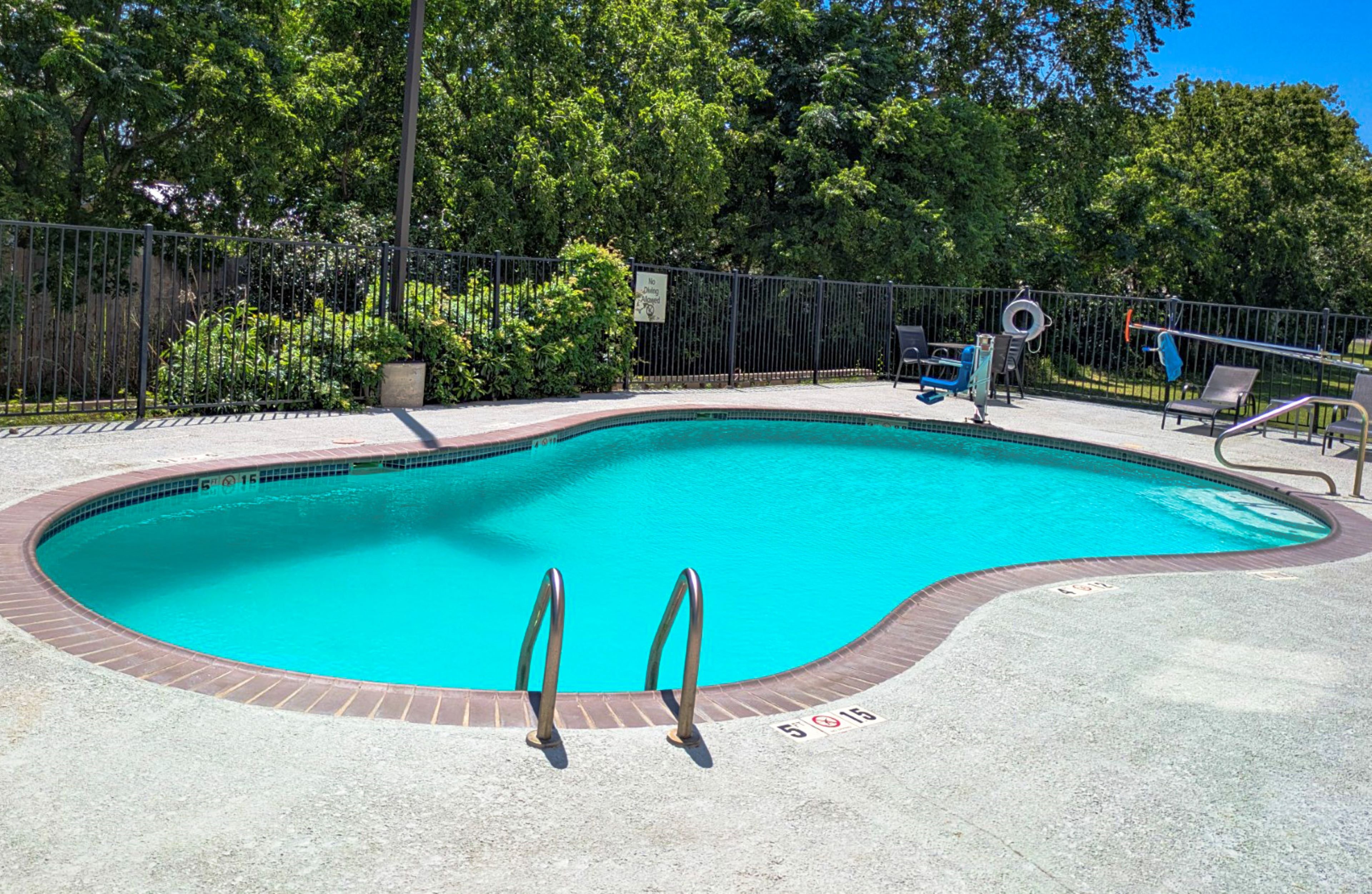 holiday inn express and suites new braunfels by ihg