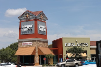Holiday Inn Express & Suites New Braunfels By Ihg,New Braunfels>>Comal County,3 star
