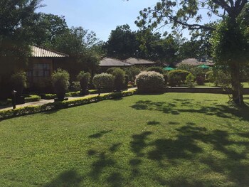 flower garden lake resort