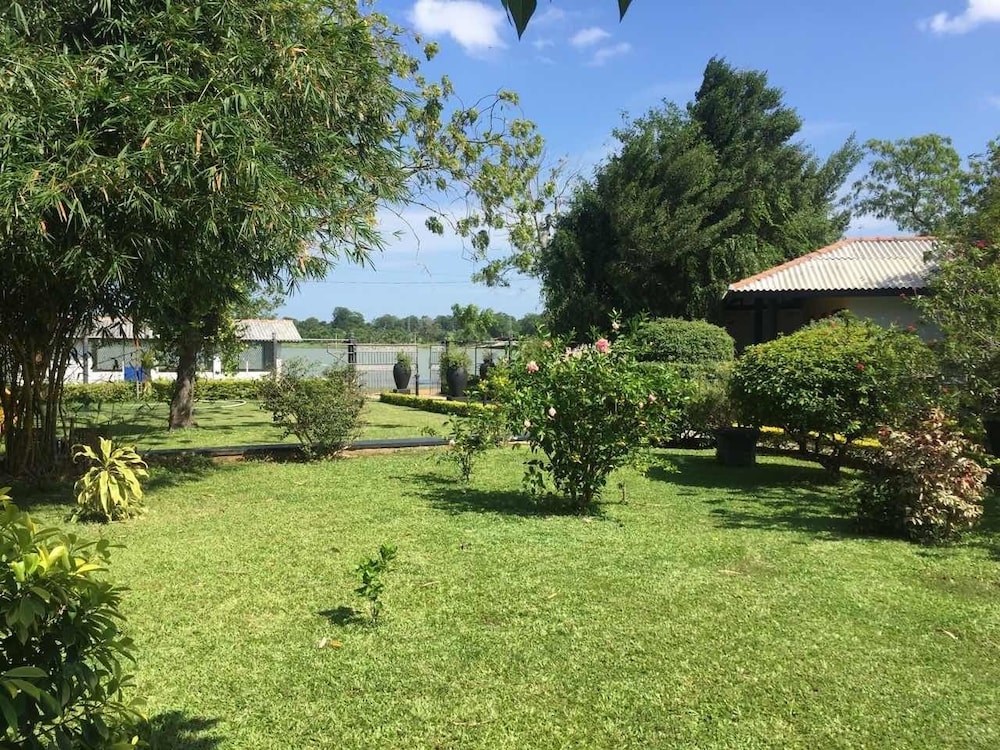 flower garden lake resort