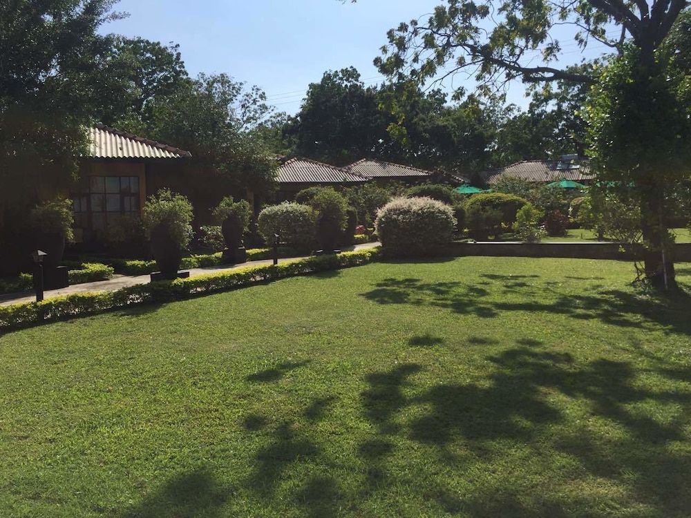 flower garden lake resort