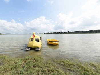 flower garden lake resort