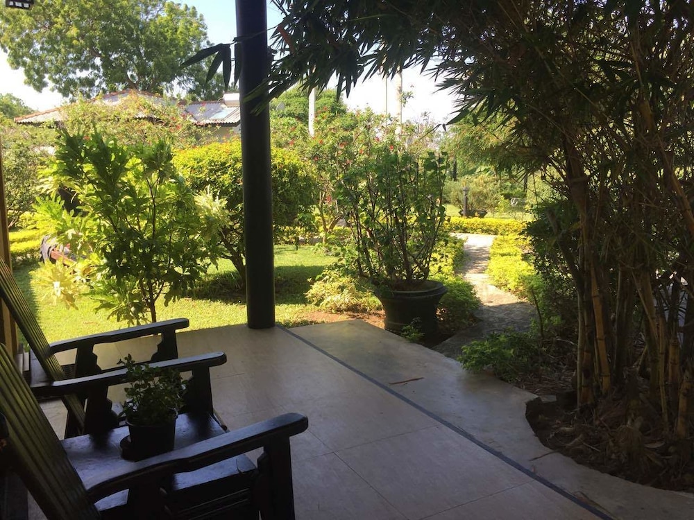 flower garden lake resort