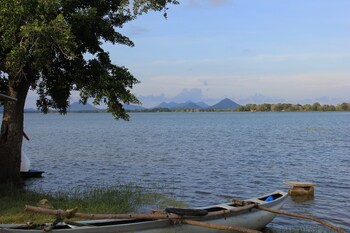 flower garden lake resort