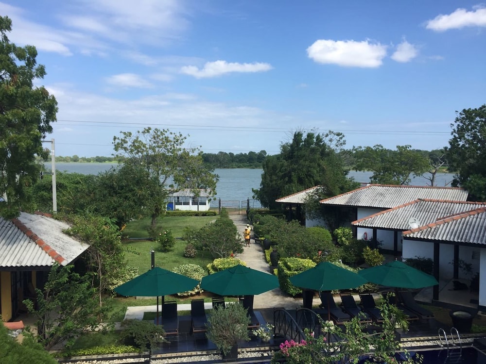 flower garden lake resort