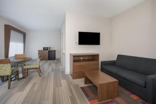 holiday inn express slidell by ihg