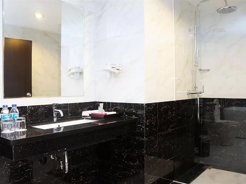 orchardz hotel ayani