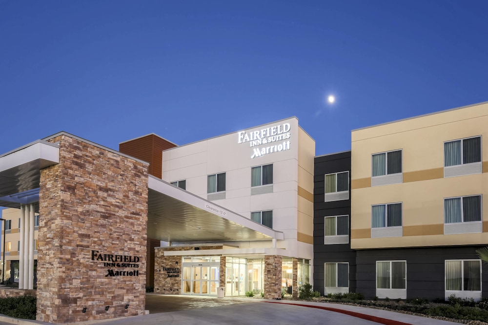 fairfield inn and suites pleasanton