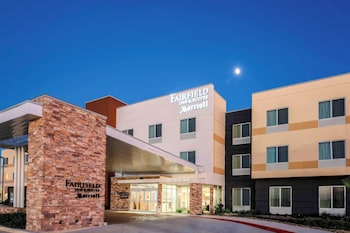 fairfield inn and suites pleasanton