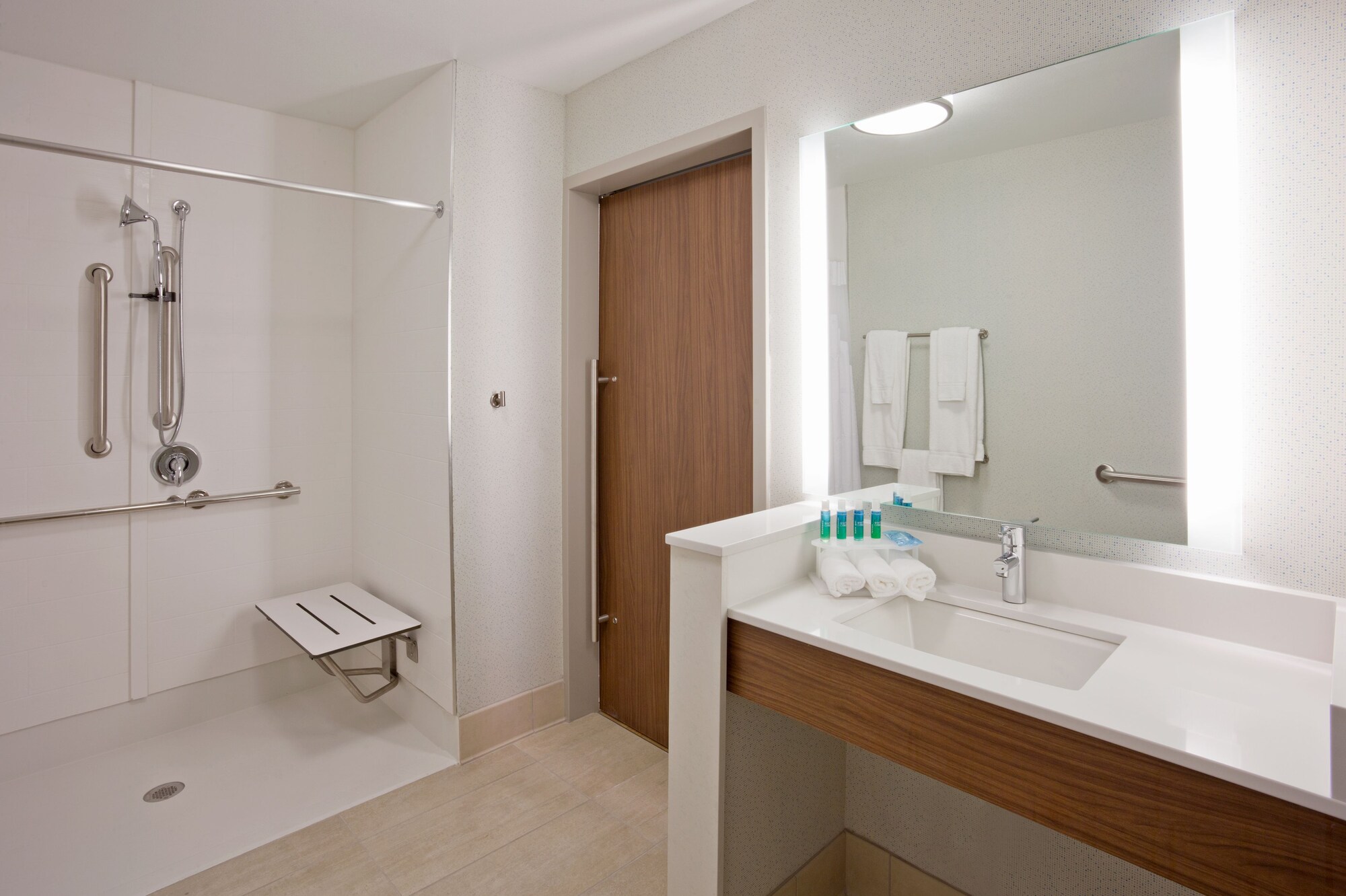 holiday inn express and suites des moines downtown by ihg