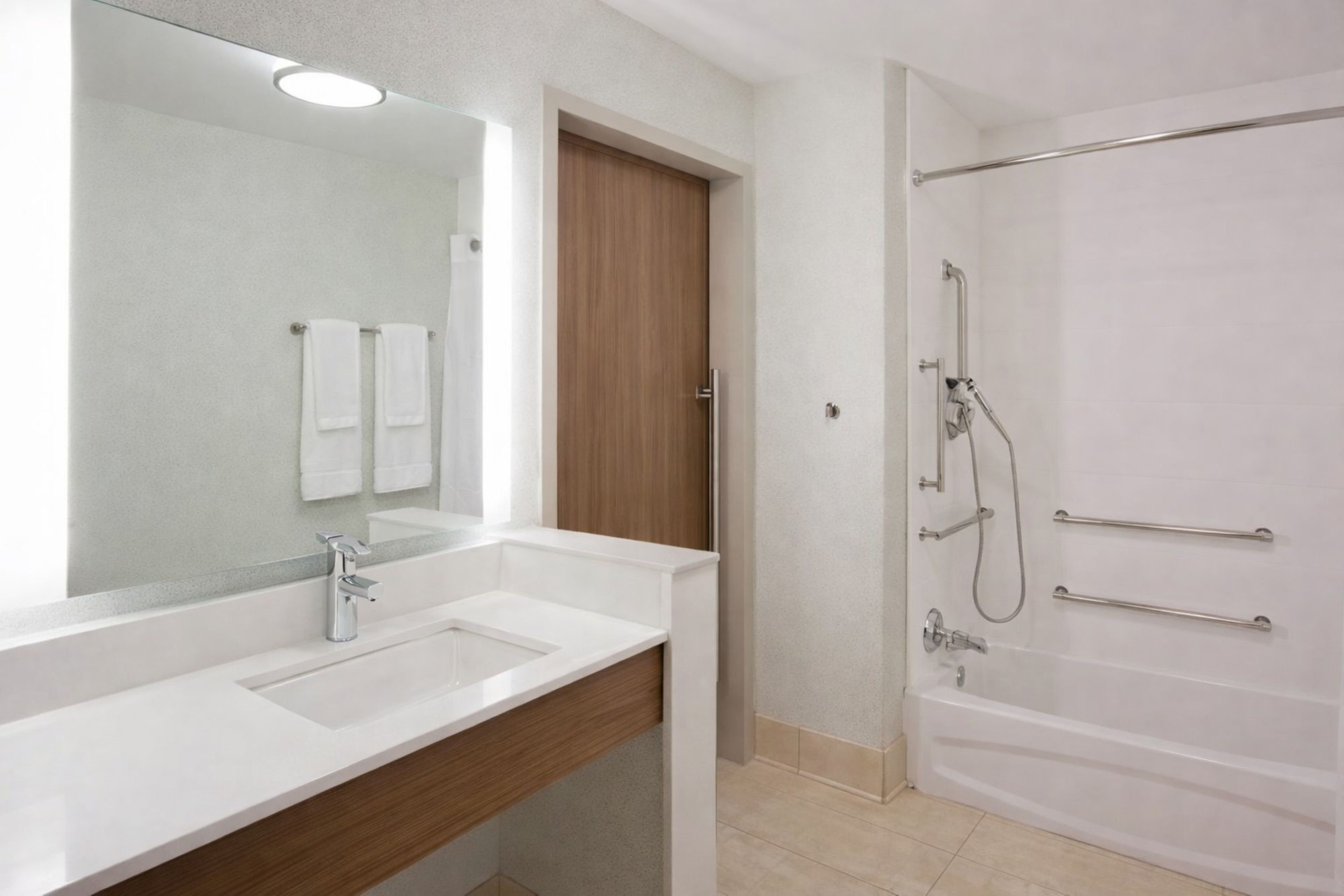 holiday inn express and suites des moines downtown by ihg