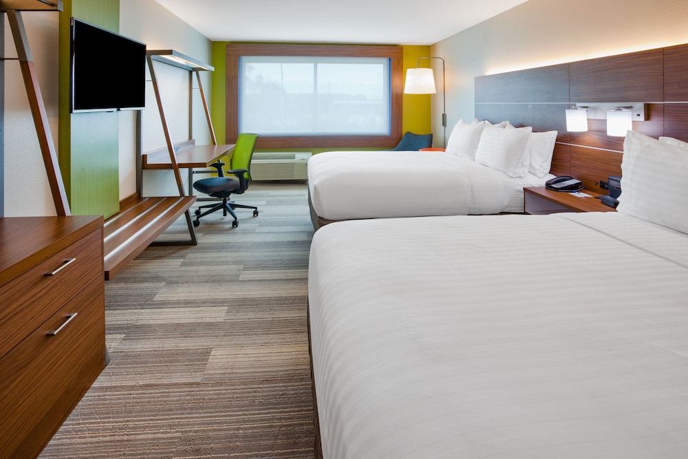 holiday inn express and suites des moines downtown by ihg