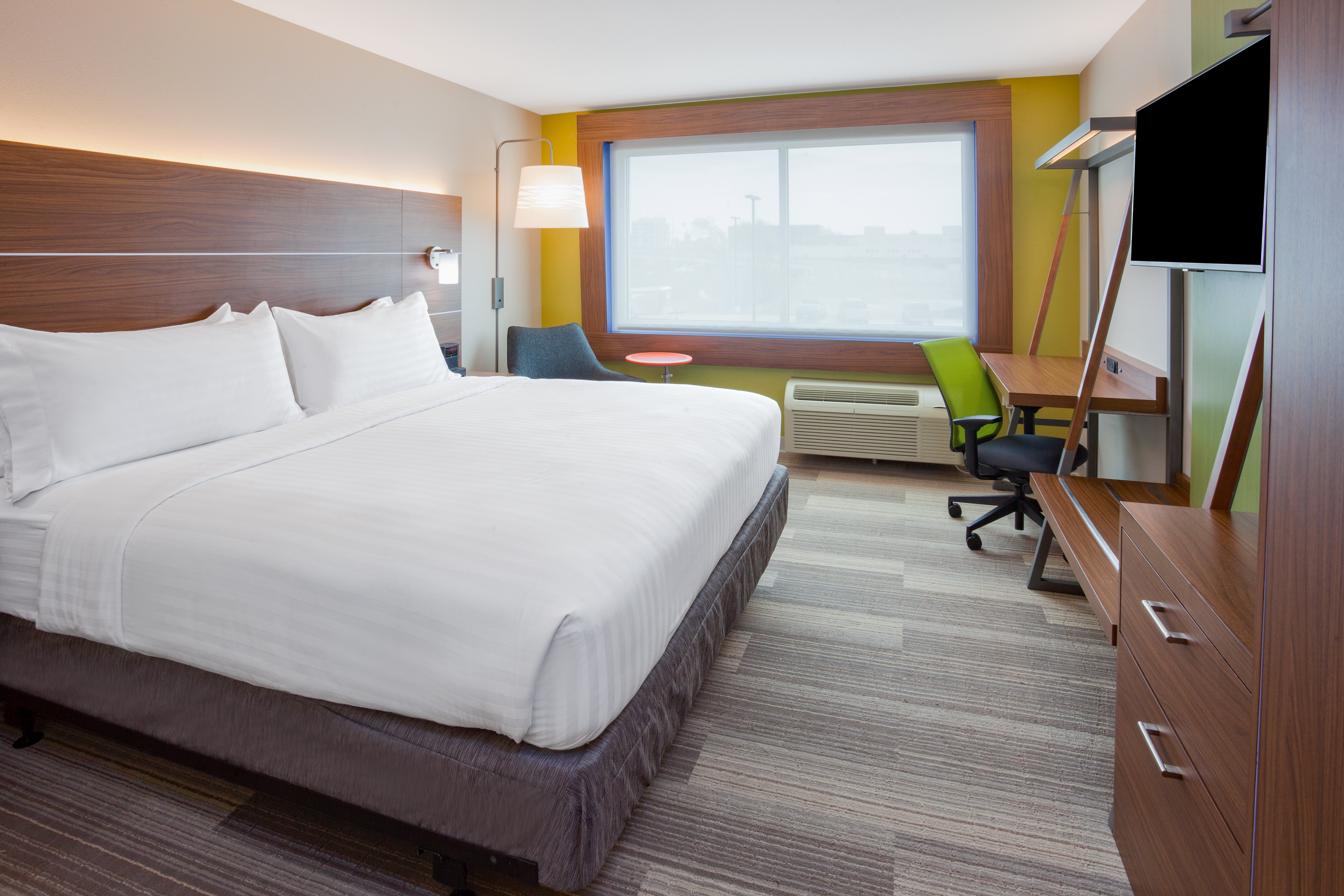 holiday inn express and suites des moines downtown by ihg