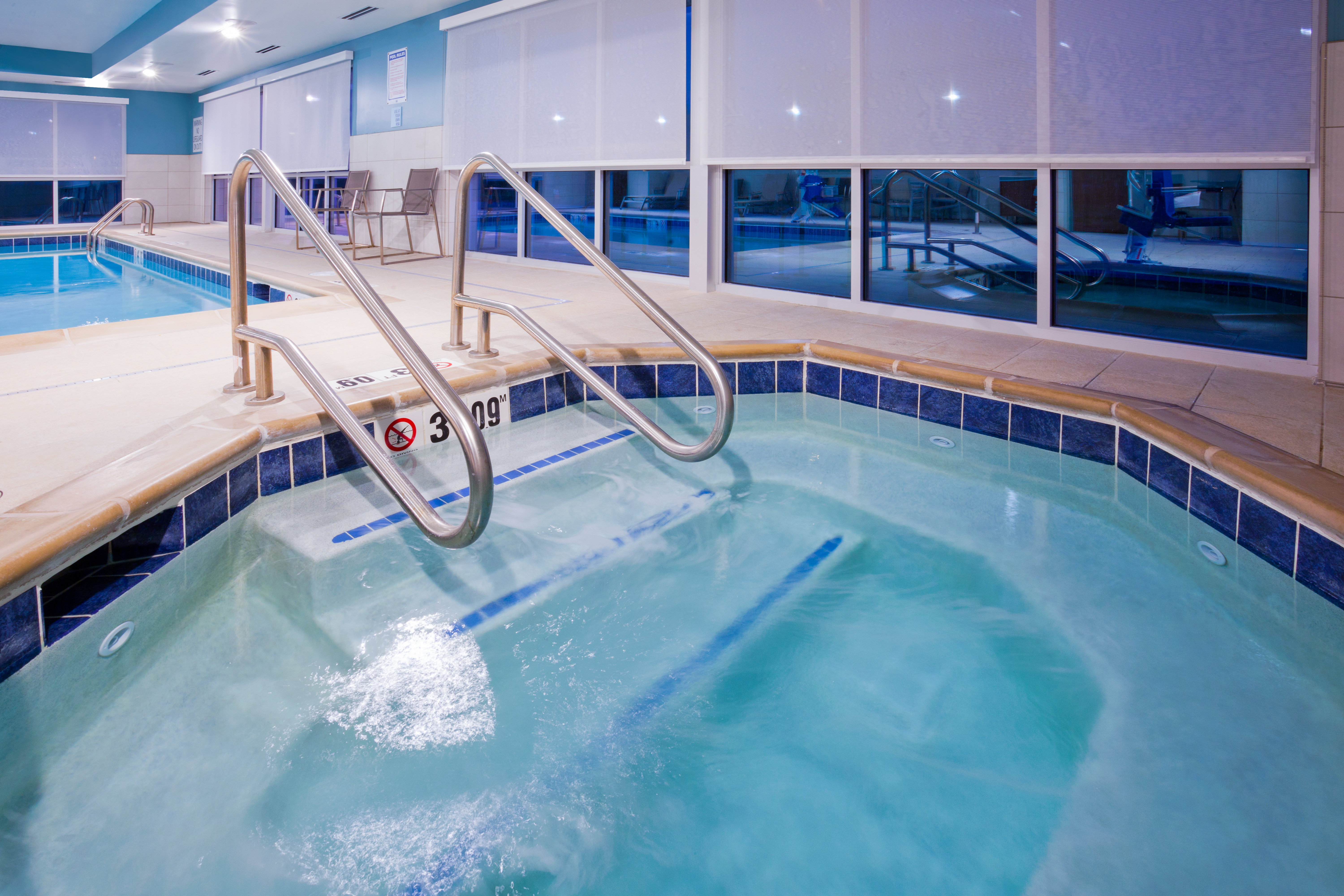 holiday inn express and suites des moines downtown by ihg