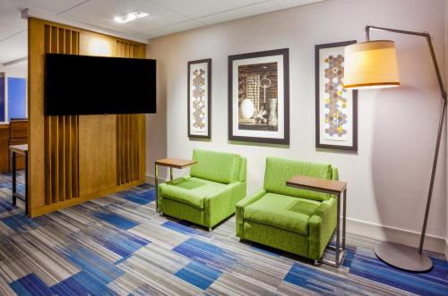 holiday inn express and suites des moines downtown by ihg